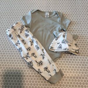 NWT Kyle & Deena 3 Piece Baby Set Sage Ribbed Bodysuit Fox Pants Hat Size 6-9M